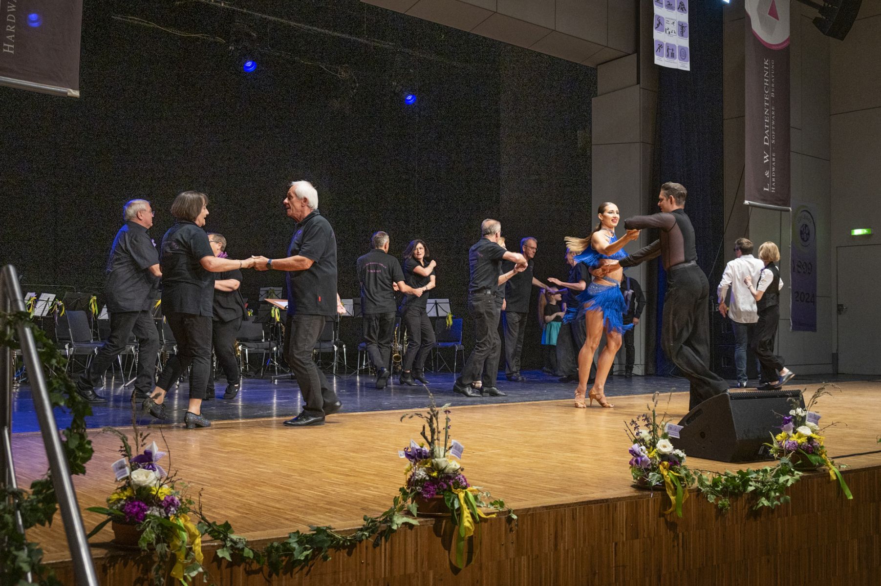 DSC2608 TSV Bernhausen 125 Jahrfeier Discofox alle Tänzer